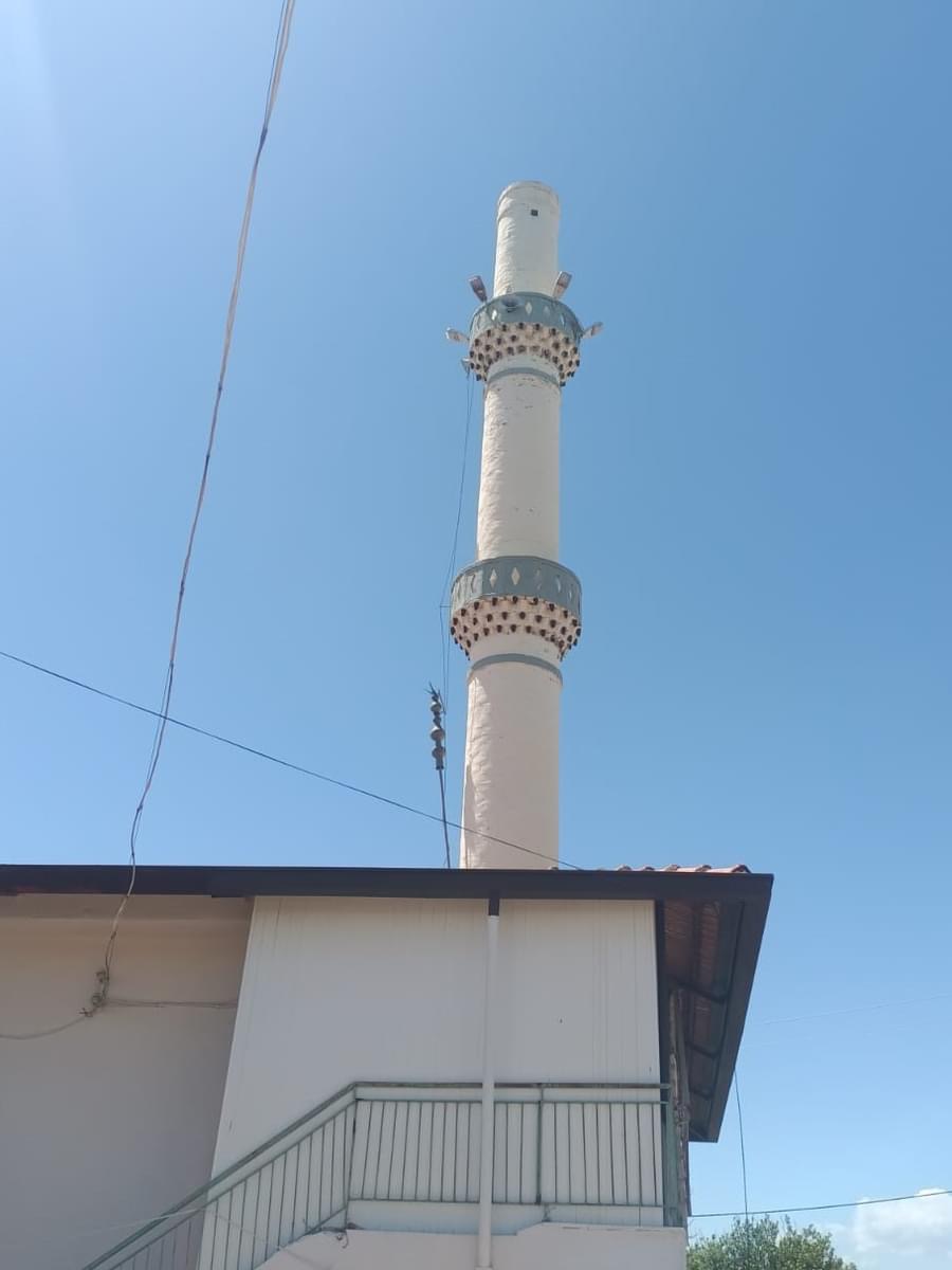 Serik’te Caminin minare külahı fırtınadan dolayı uçtu